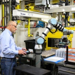 Image - 200,000 roboticists trained and counting: Universal Robots Academy