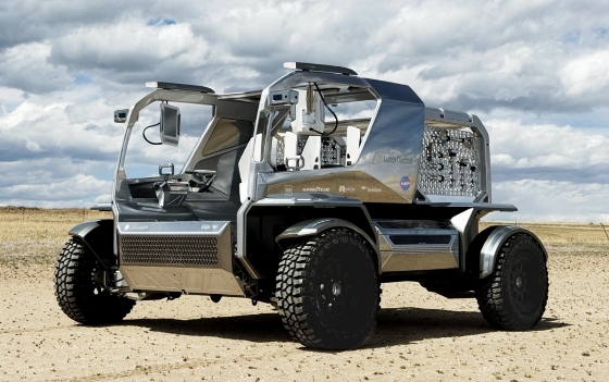 GM brings innovative battery tech to lunar rover concept