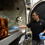 Image - New Moon batteries survive -274 F